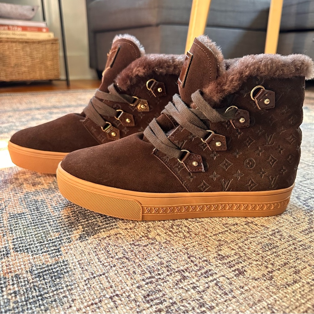 Louis Vuitton Warm Suede Punchy Boots - Picture 7 of 10